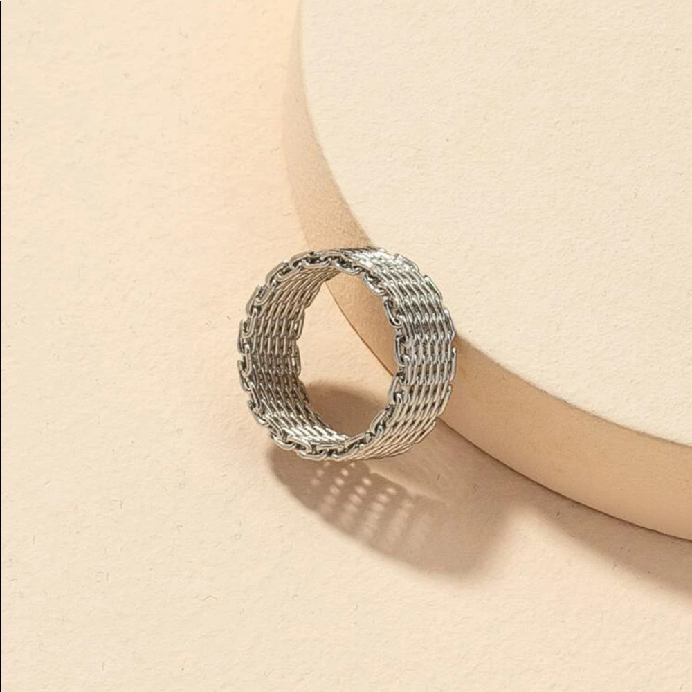Silver Chain Design Ring - Picture 3 of 3